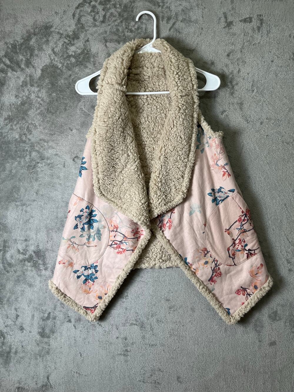 BB Dakota Groundbreaker Reversible Sherpa Floral Vest Women's XS‎ Cozy New